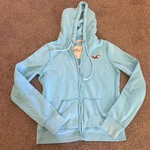 2 Hollister Zip ups🔴